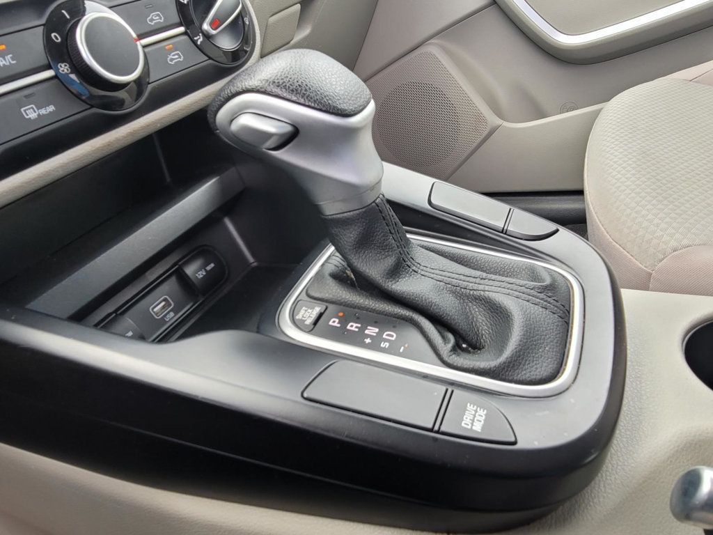 2022 Kia Soul LX photo 15