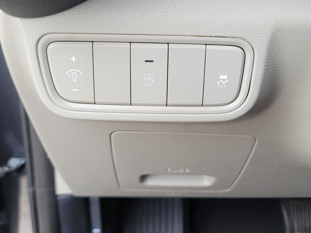 2022 Kia Soul LX photo 17