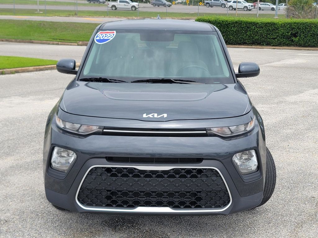 2022 Kia Soul LX photo 2