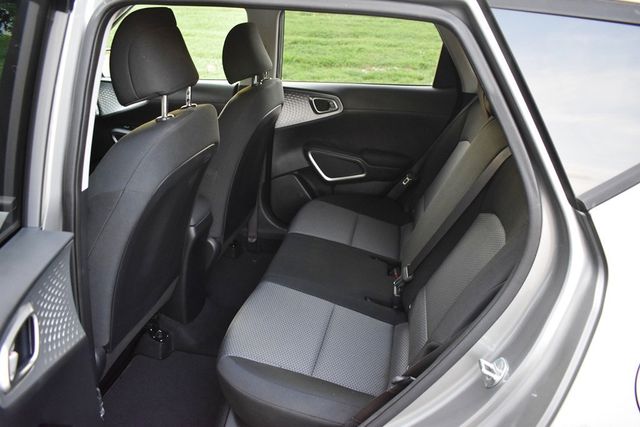 2022 Kia Soul LX IVT - 23050352 - 16