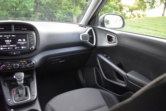 2022 Kia Soul LX IVT - 23050352 - 19