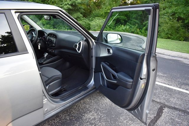 2022 Kia Soul LX IVT - 23050352 - 22