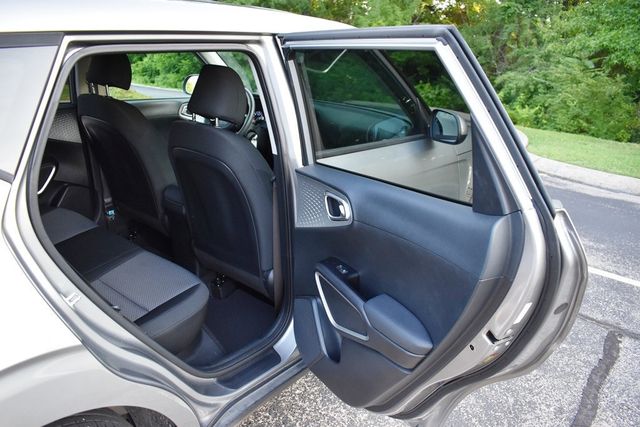 2022 Kia Soul LX IVT - 23050352 - 24