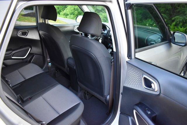 2022 Kia Soul LX IVT - 23050352 - 34