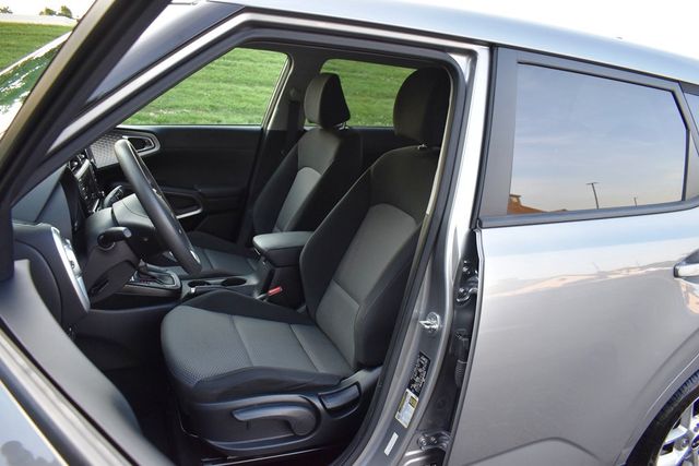 2022 Kia Soul LX IVT - 23050352 - 3