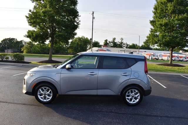 2022 Kia Soul LX IVT - 23050352 - 44