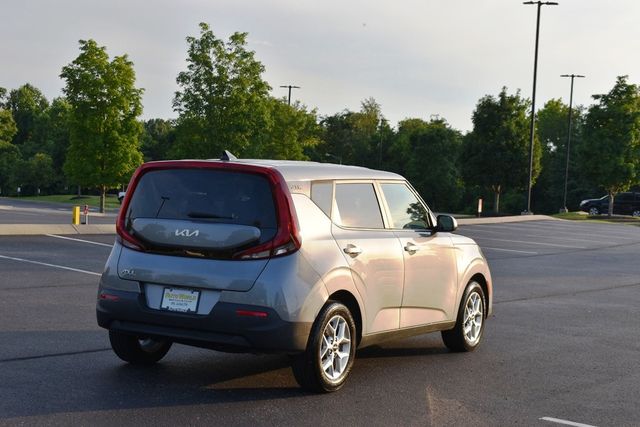 2022 Kia Soul LX IVT - 23050352 - 47
