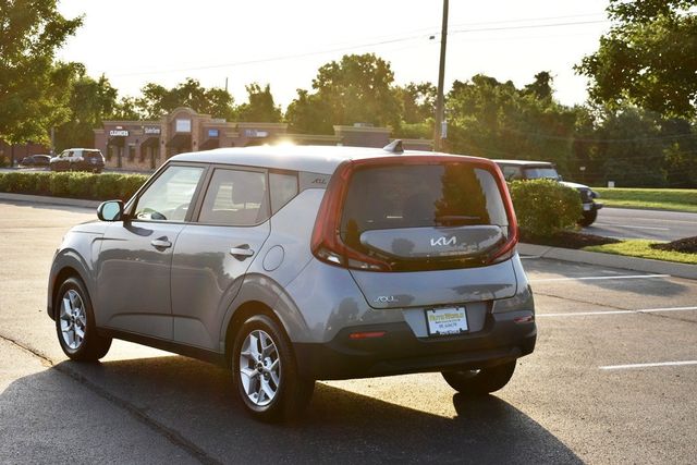 2022 Kia Soul LX IVT - 23050352 - 48