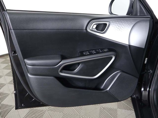 2022 Kia Soul LX IVT - 23031550 - 18