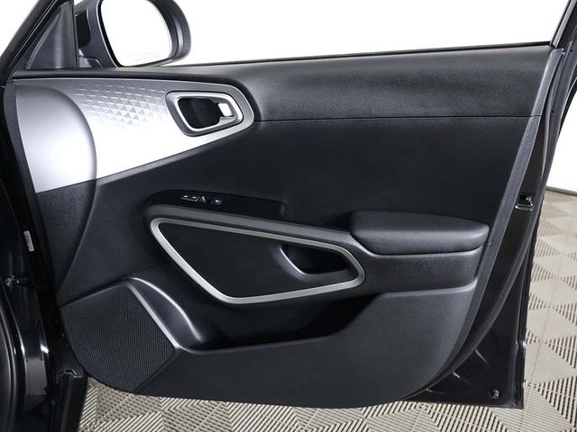 2022 Kia Soul LX IVT - 23031550 - 19