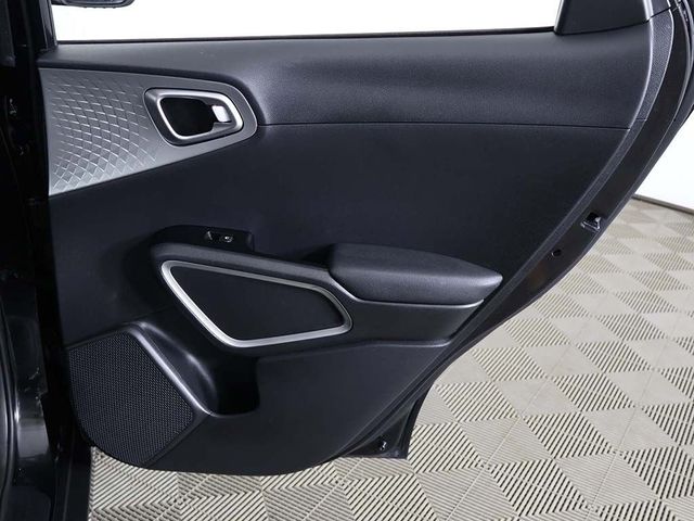 2022 Kia Soul LX IVT - 23031550 - 21