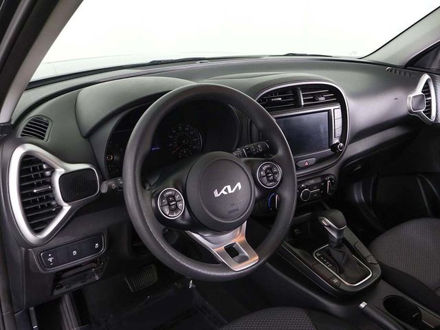 2022 Kia Soul LX IVT - 23031550 - 22
