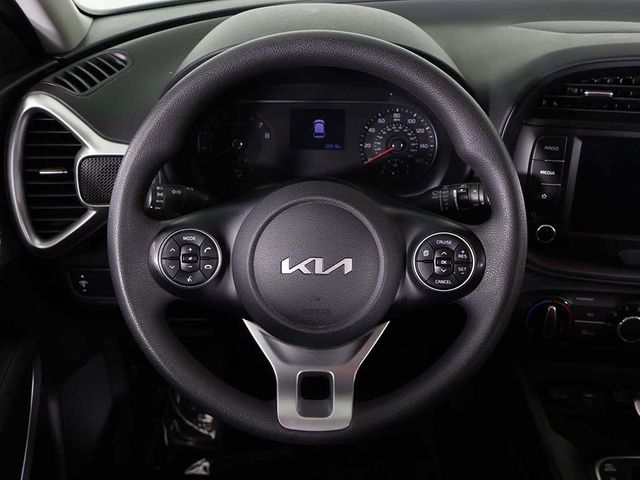 2022 Kia Soul LX IVT - 23031550 - 32