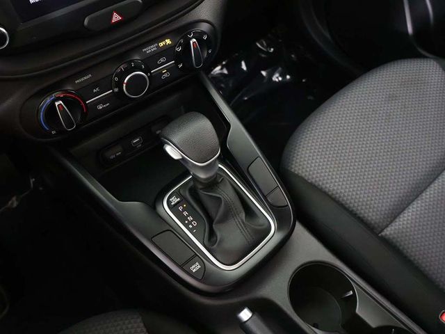 2022 Kia Soul LX IVT - 23031550 - 38