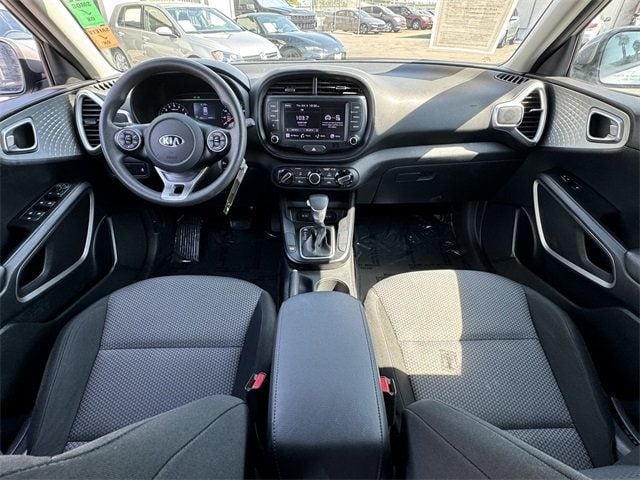 2022 Kia Soul LX IVT - 22593753 - 19