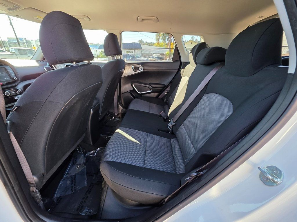 2022 Kia Soul LX IVT - 22939687 - 16