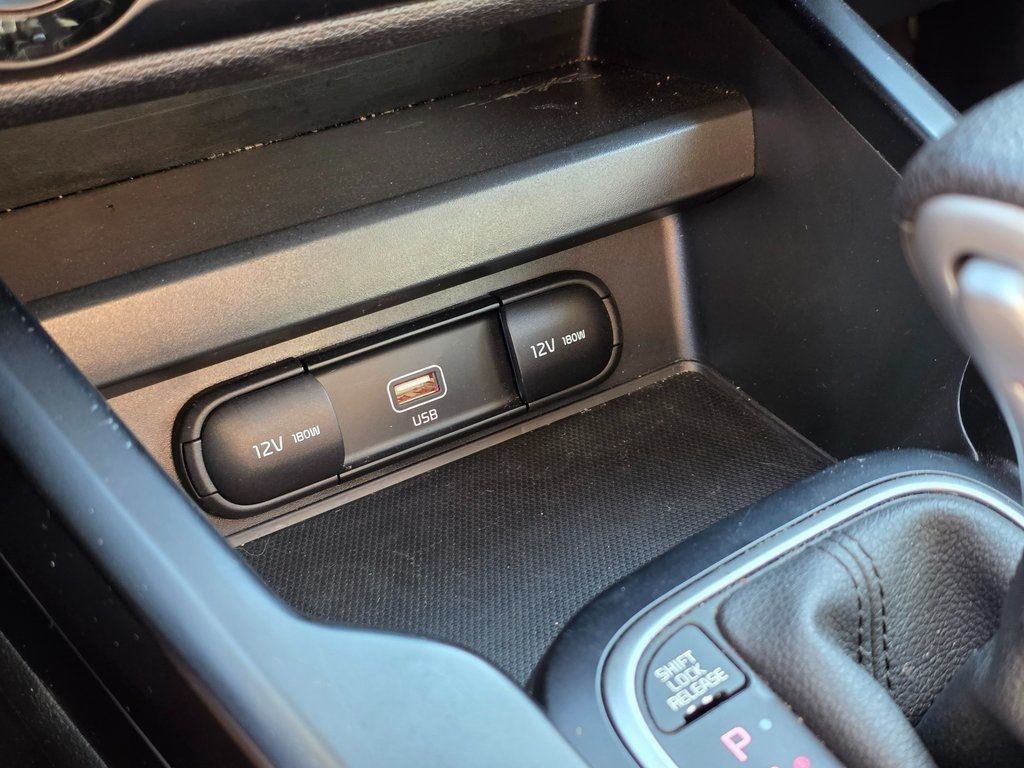 2022 Kia Soul LX IVT - 22939687 - 29