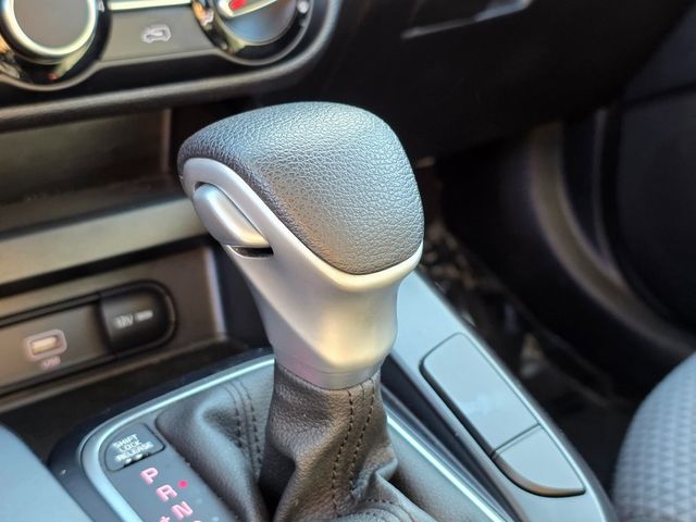 2022 Kia Soul LX IVT - 22939687 - 30