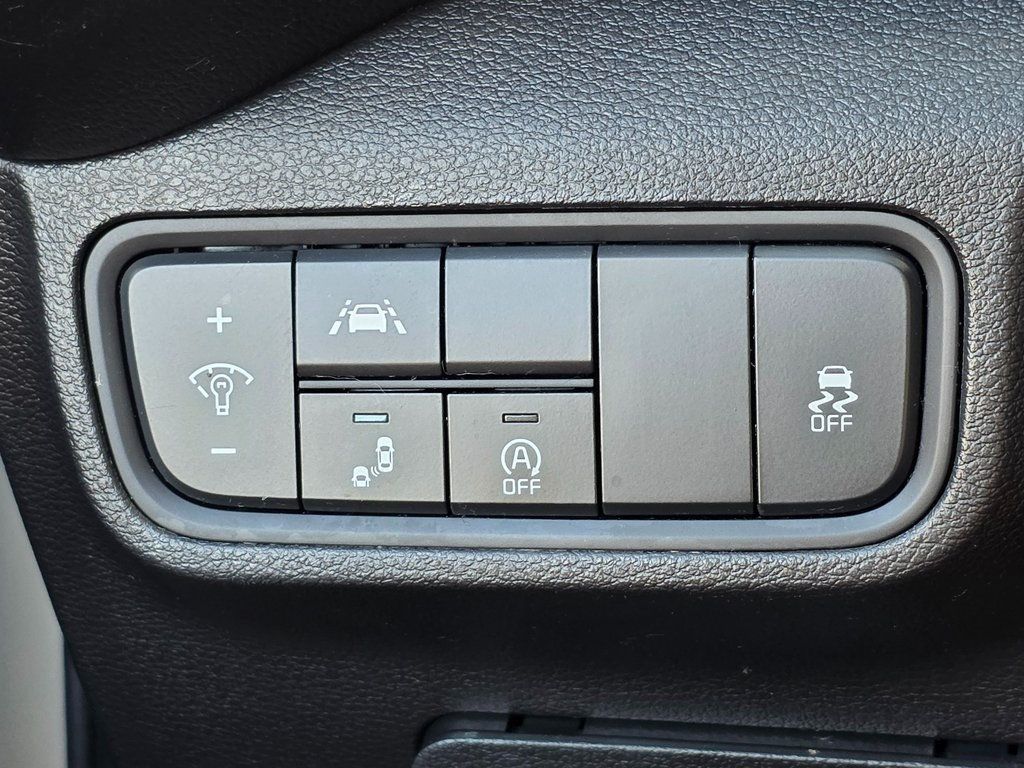 2022 Kia Soul LX IVT - 22939687 - 37