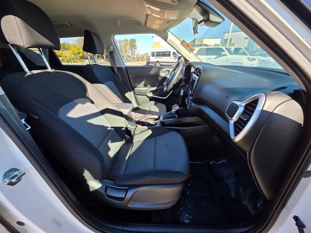 2022 Kia Soul LX IVT - 22939687 - 3