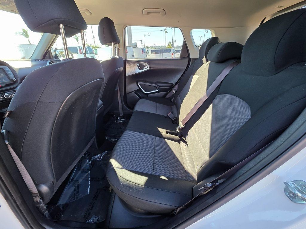 2022 Kia Soul LX IVT - 22939687 - 8