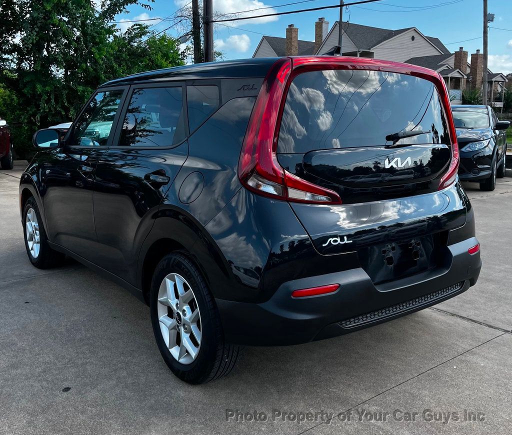 2022 Kia Soul LX IVT - 23046667 - 9