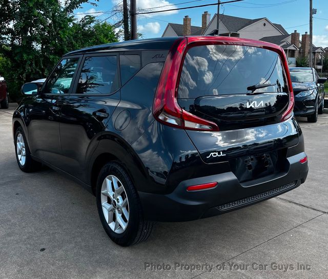 2022 Kia Soul LX IVT - 23046667 - 9