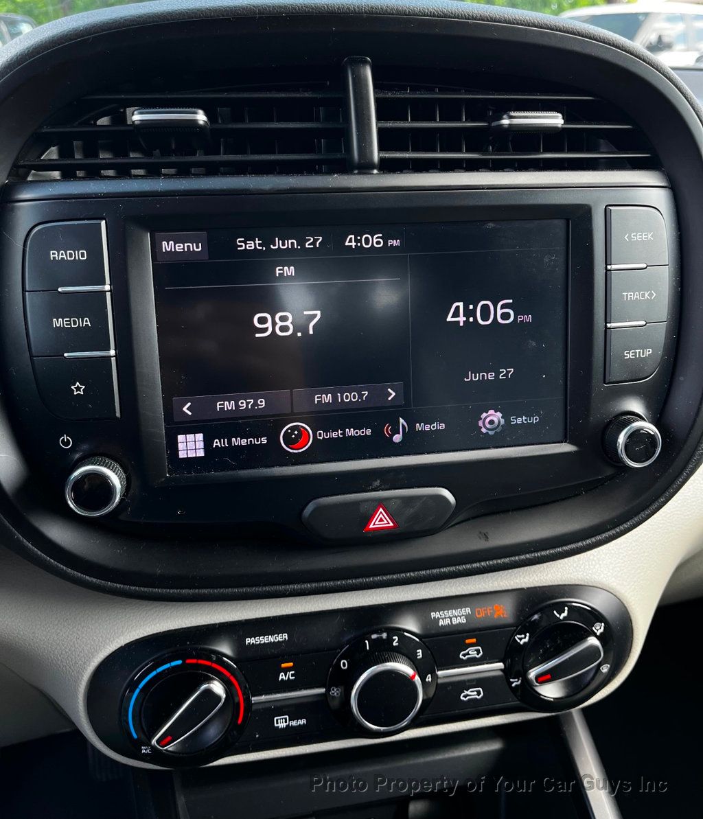 2022 Kia Soul LX IVT - 23046667 - 16