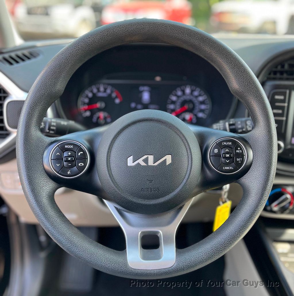 2022 Kia Soul LX IVT - 23046667 - 20