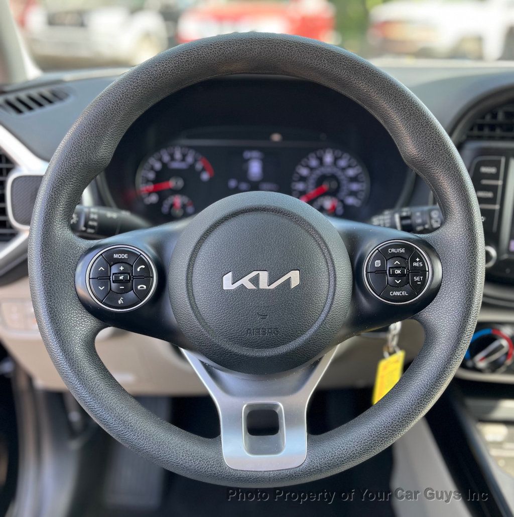 2022 Kia Soul LX IVT - 23046667 - 26