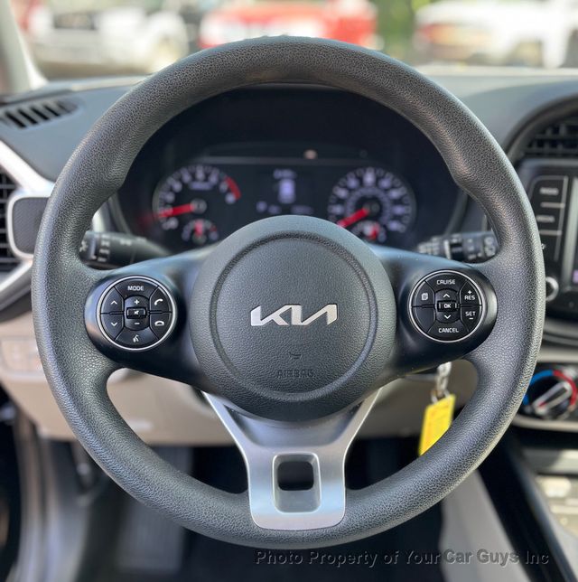 2022 Kia Soul LX IVT - 23046667 - 26
