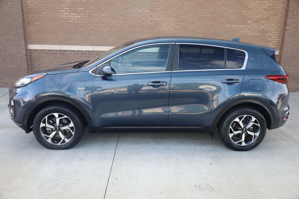2022 Kia Sportage LX photo 2
