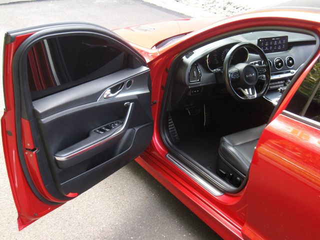 2022 Kia Stinger GT1 AWD - 22933431 - 15