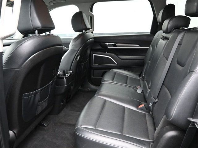 2022 Kia Telluride LX photo 8