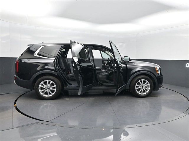 2022 Kia Telluride LX photo 32