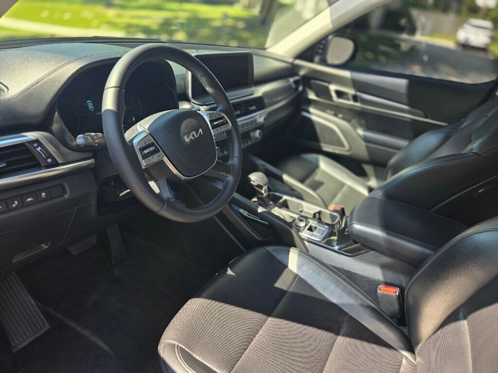 2022 Kia Telluride LX photo 10