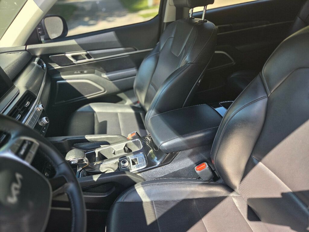 2022 Kia Telluride LX photo 11