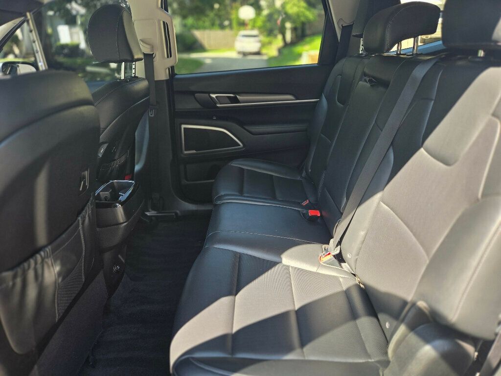 2022 Kia Telluride LX photo 12