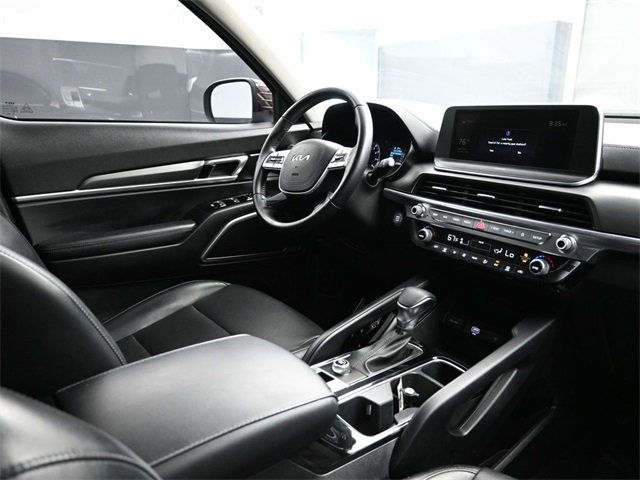 2022 Kia Telluride LX photo 12