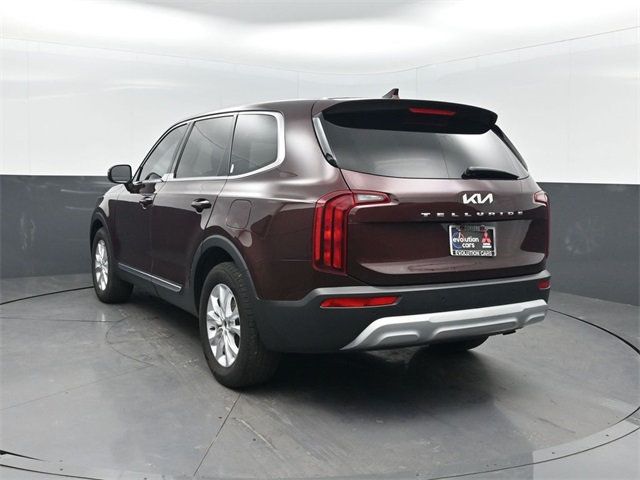 2022 Kia Telluride LX photo 2