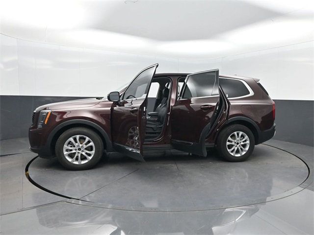 2022 Kia Telluride LX photo 30