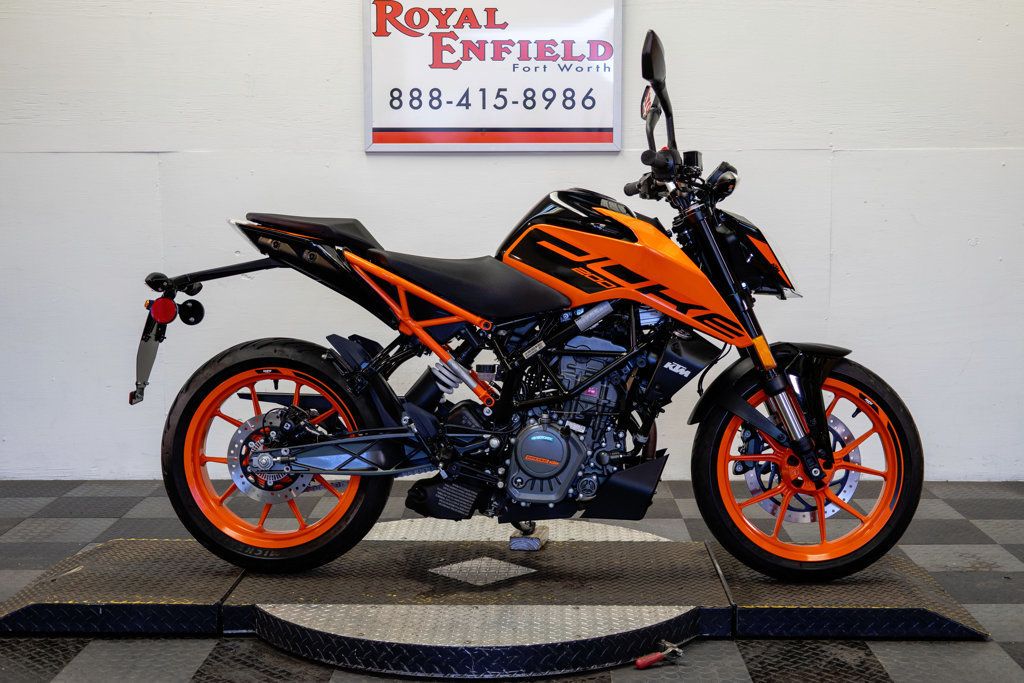 2022 KTM DUKE 200 ABS 1-OWNER LOW MILES!!! - 22995413 | Video 1