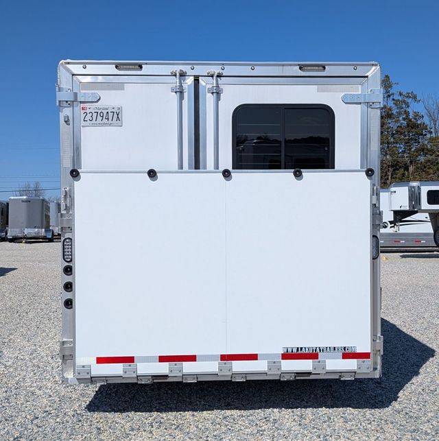 2022 Lakota 3 Horse Slant 9' Living Quarters SUPERWIDE  - 23003412 - 2