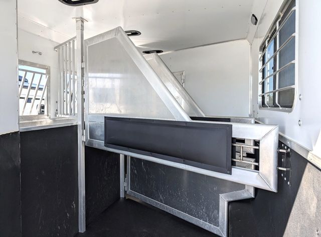 2022 Lakota 3 Horse Slant 9' Living Quarters SUPERWIDE  - 23003412 - 5