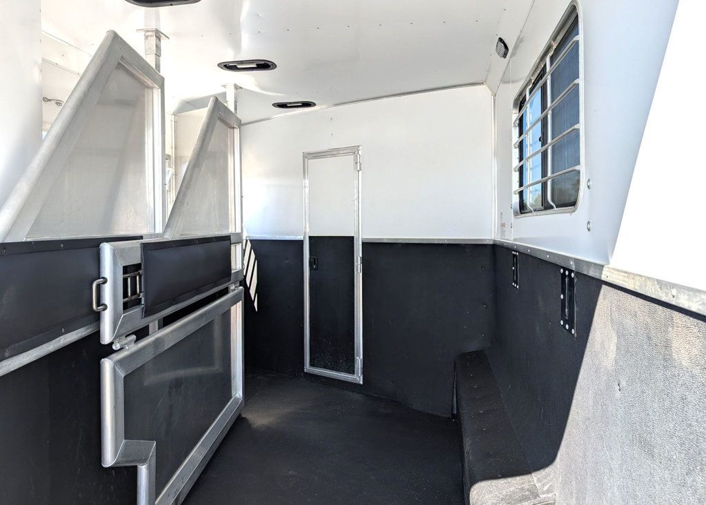 2022 Lakota 3 Horse Slant 9' Living Quarters SUPERWIDE  - 23003412 - 7