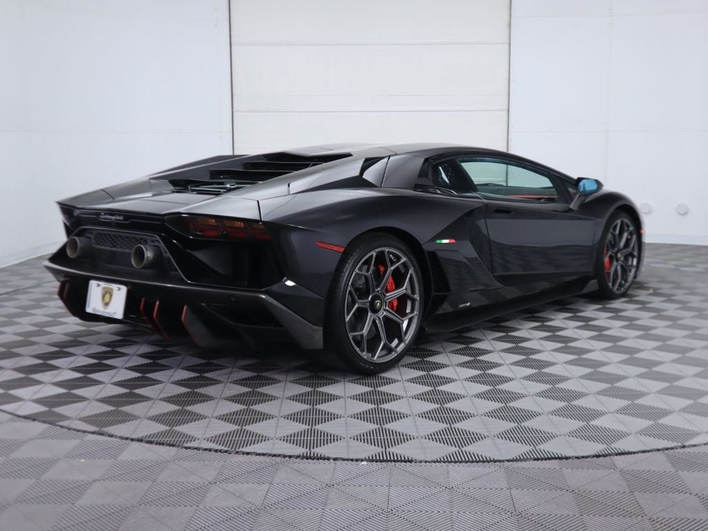 lamborghini 2022 aventador red