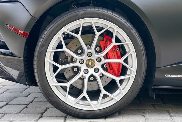 2022 Lamborghini Huracan EVO Coupe RWD - 22992534 - 32