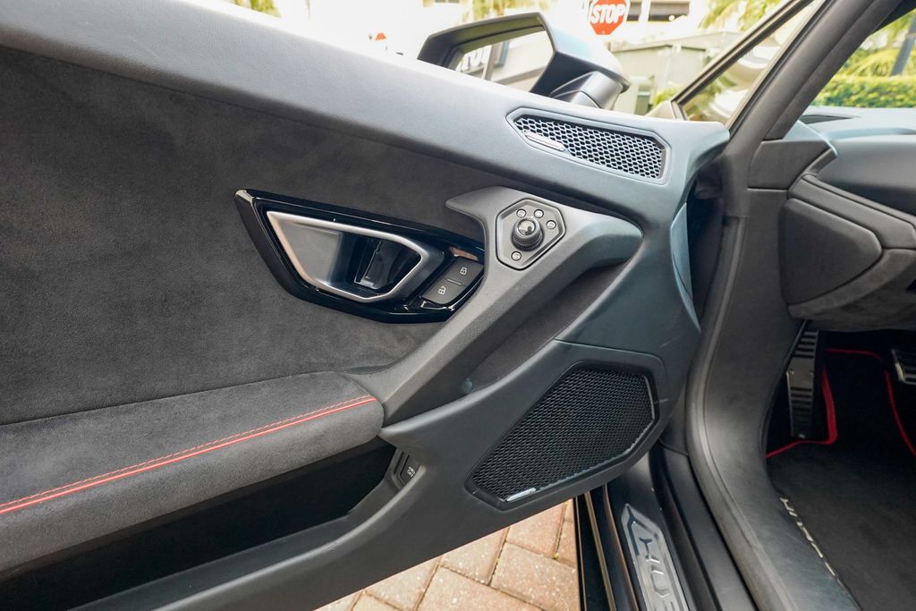 2022 Lamborghini Huracan EVO Coupe RWD - 22992534 - 52