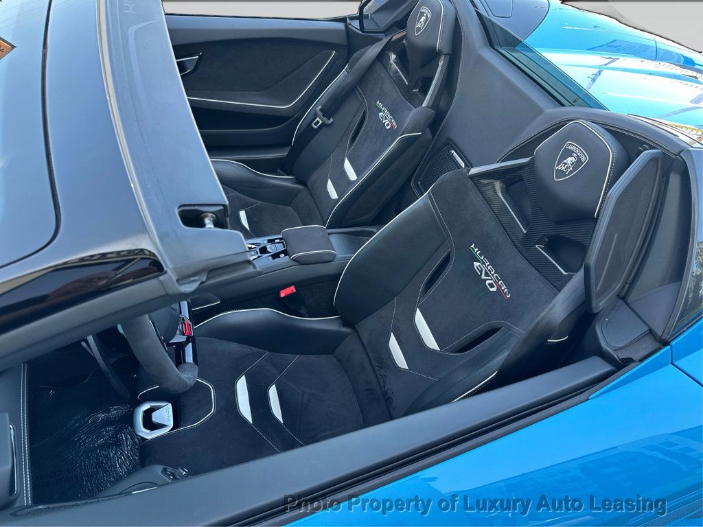 Lamborghini Huracan photo 11