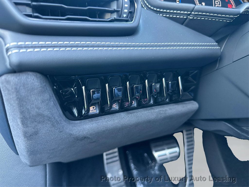 Lamborghini Huracan photo 17